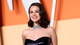 Őrjöngenek a rajongók: mi történt Selena Gomez arcával? - VIDEÓ