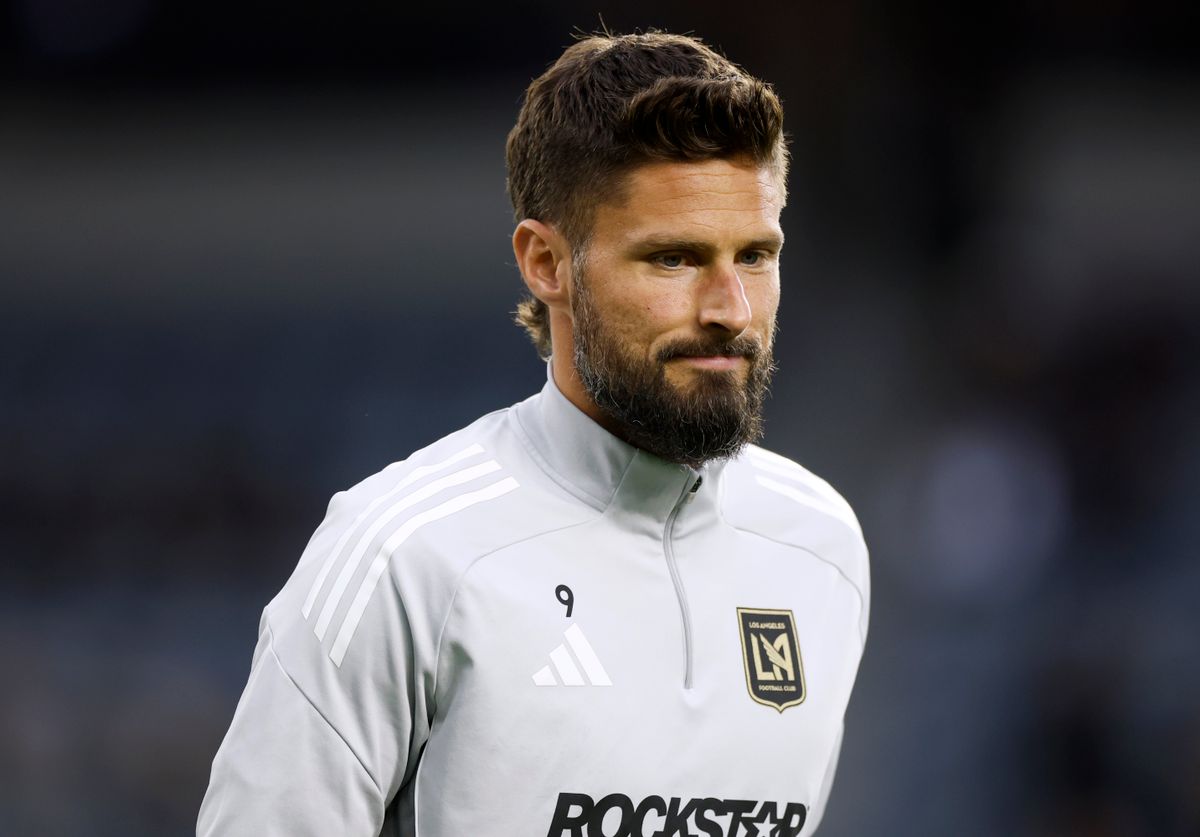 LOS ANGELES, CALIFORNIA - MAY 03: Olivier Giroud #9 of Los Angeles FC during warm up before the game against the Houston Dynamo at BMO Stadium on May 03, 2025 in Los Angeles, California. (Photo by Harry How/Getty Images)