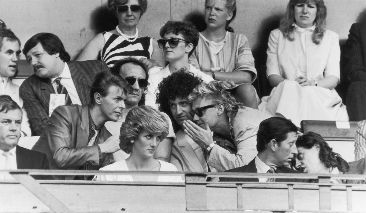 Diana hercegné és David Bowie közös képen szerepelnek, amelynek nyilvánosságra hozatalát nem engedte a brit királyi palota
