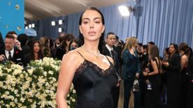 Ezek a 2025-ös Met-gála legborzasztóbb szettjei: Pamela Anderson és Dua Lipa is nagyon mellényúltak