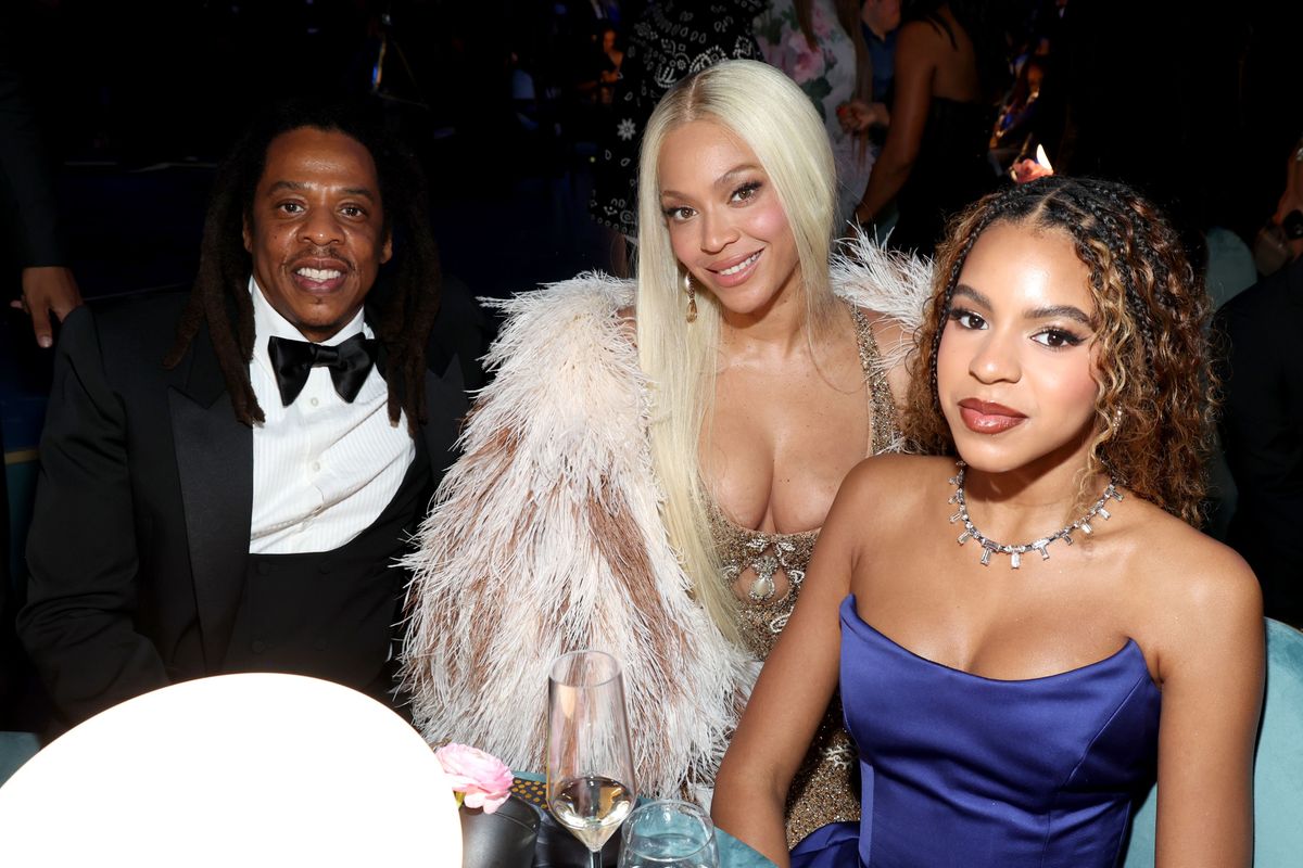 LOS ANGELES, CALIFORNIA - FEBRUARY 02: (L-R) Jay-Z, Beyoncé, and Blue Ivy Carter attend the 67th Annual GRAMMY Awards at Crypto.com Arena on February 02, 2025 in Los Angeles, California.  (Photo by Kevin Mazur/Getty Images for The Recording Academy)