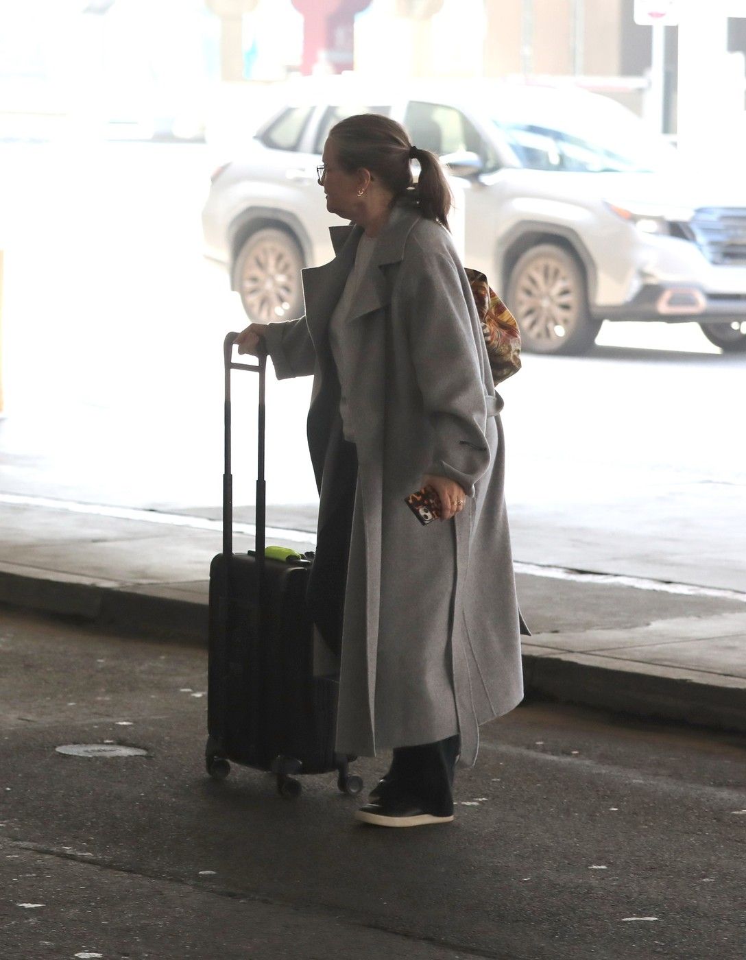 Los Angeles, CA  - *EXCLUSIVE*  - Bridget Fonda, the reclusive actress known for "Jackie Brown," is spotted at LAX looking amazing in a stylish, comfortable travel outfit, showcasing her impressive weight loss while heading out of Los Angeles.

BACKGRID USA 8 APRIL 2025,Image: 985186139, License: Rights-managed, Restrictions: , Model Release: no, Pictured: Bridget Fonda