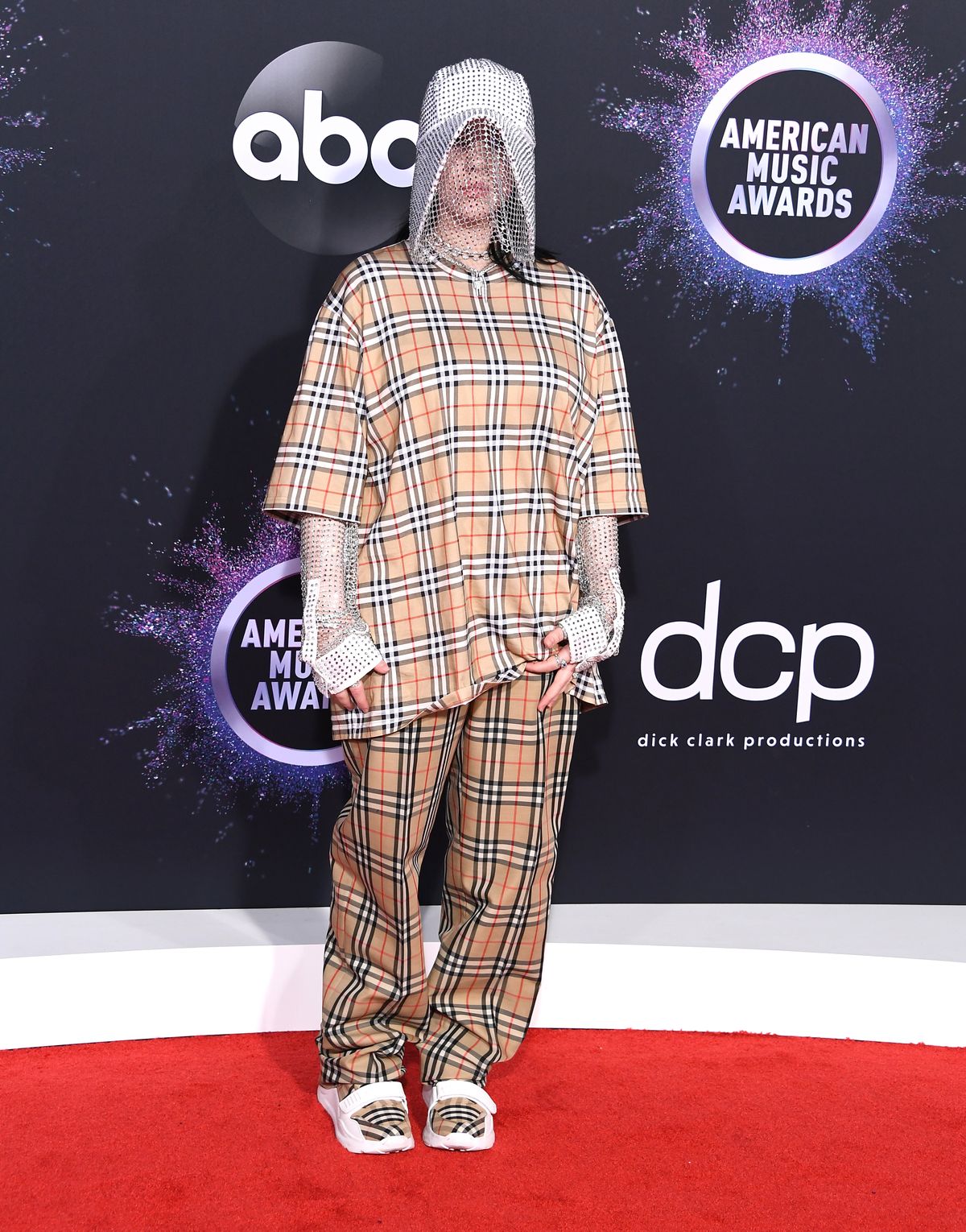 LOS ANGELES, CALIFORNIA - NOVEMBER 24: Billie Eilish arrives at the 2019 American Music Awards at Microsoft Theater on November 24, 2019 in Los Angeles, California. (Photo by Steve Granitz/WireImage)