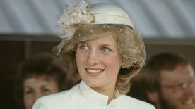 A Buckhingam-palota tűzzel-vassal tiltotta ezt a fotót Diana hercegnéről: miért tettek meg mindent, hogy eltüntessék?