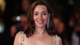 Férje halála óta először lépett vörös szőnyegre Aubrey Plaza — A színésznő új filmje premierjére érkezett Cannes-ba