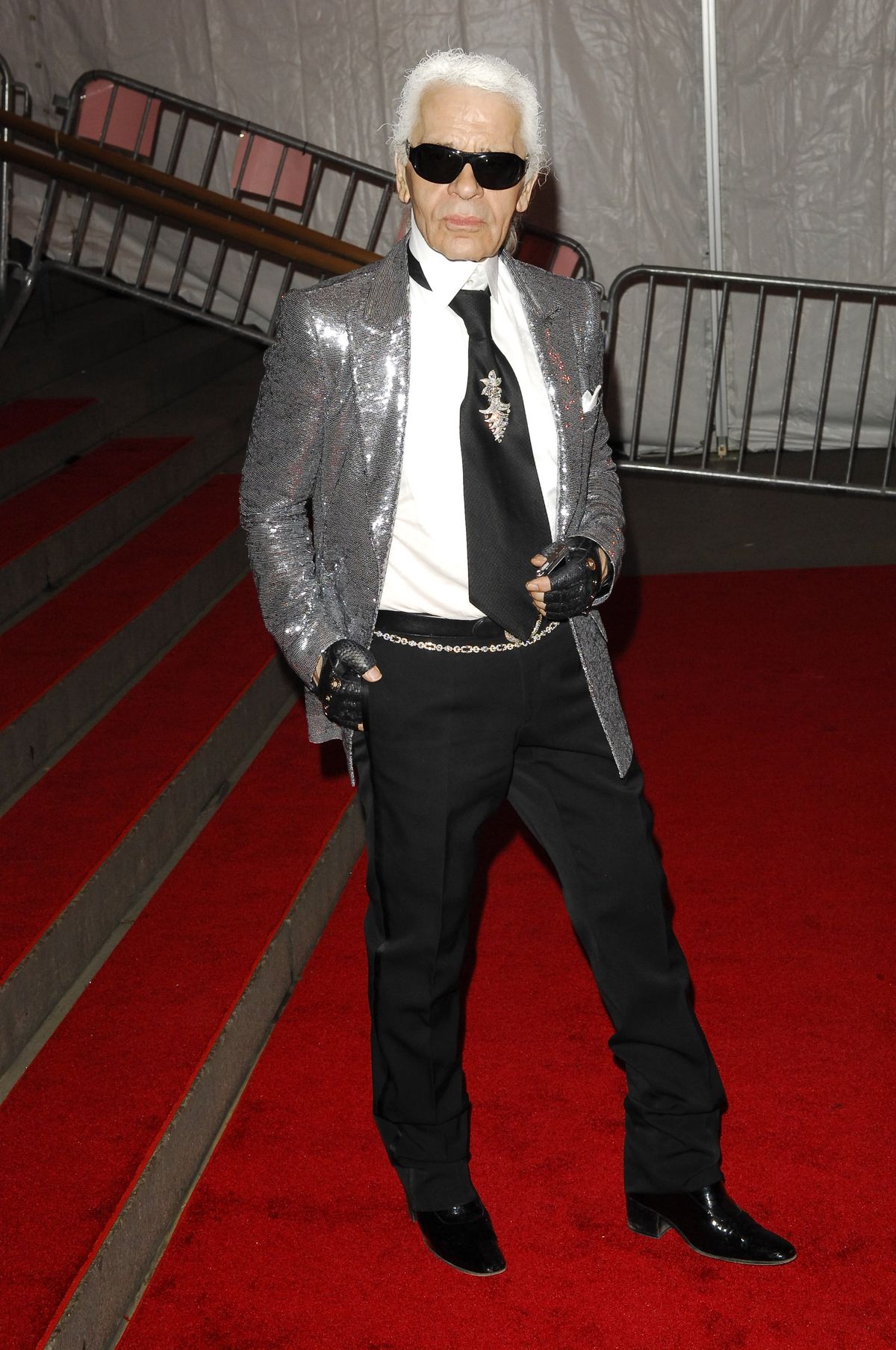 NEW YORK - MAY 05:  Fashion designer Karl Lagerfeld departs from the Costume Institute Gala, Superheroes: Fashion And Fantasy, at the Metropolitan Museum of Art on May 05, 2008 in New York City. (Photo by Ray Tamarra/Getty Images)