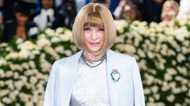 Ezt nem hiszed el! Pont Anna Wintour ruhája volt foltos a Met-gálán: ezért fejek is hullhatnak a divatvilágban