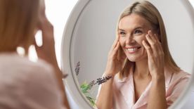Megjelentek az első ráncok? Ezeket az alapozókat használd a tükörsima hatásért!