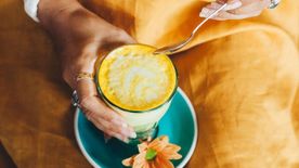A kurkuma latte a diétázok új kedvence: lerobbantja a plusz kilókat