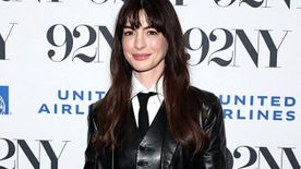 A pletykák igazak: Anne Hathaway plasztikáztatta az arcát – A Met-gálás megjelenése erről árulkodik
