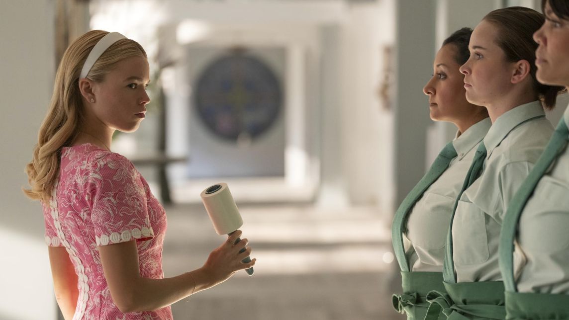 Szirének a Netflixen a főnök-beosztott viszonyról.