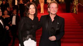 Bono megtörte a csendet: felesége és legjobb barátja, The Edge viszonyáról és kapcsolatuk válságáról beszélt