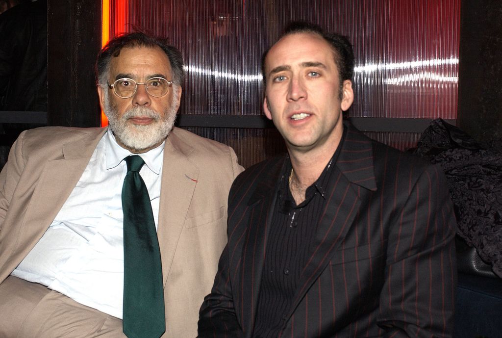 Nicolas Cage valójában Francis Ford Coppola rendező unokaöccse, csak úgy döntött, nem akar a Keresztapa családnevéből élni – ezért felvette a Cage nevet. Spoiler: így is elég drámai lett.