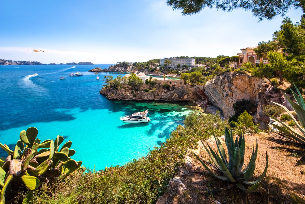 Palma de Mallorca tökéletes azok számár,akik imádják a luxust, de a természetet is