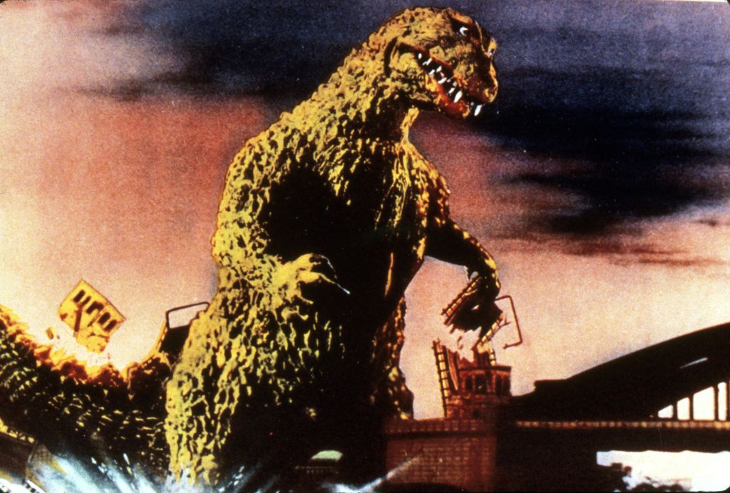 Godzilla, a hatalmas, sugárzással felerősödött gyíkszörny Tokió réme volt, aki ma már inkább egy gumiruhás ikon a retro filmek aranykorából.