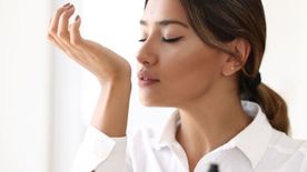 A 2025 nyár legjobb beautytippje: próbáld ki te is a szilárd parfümöt!