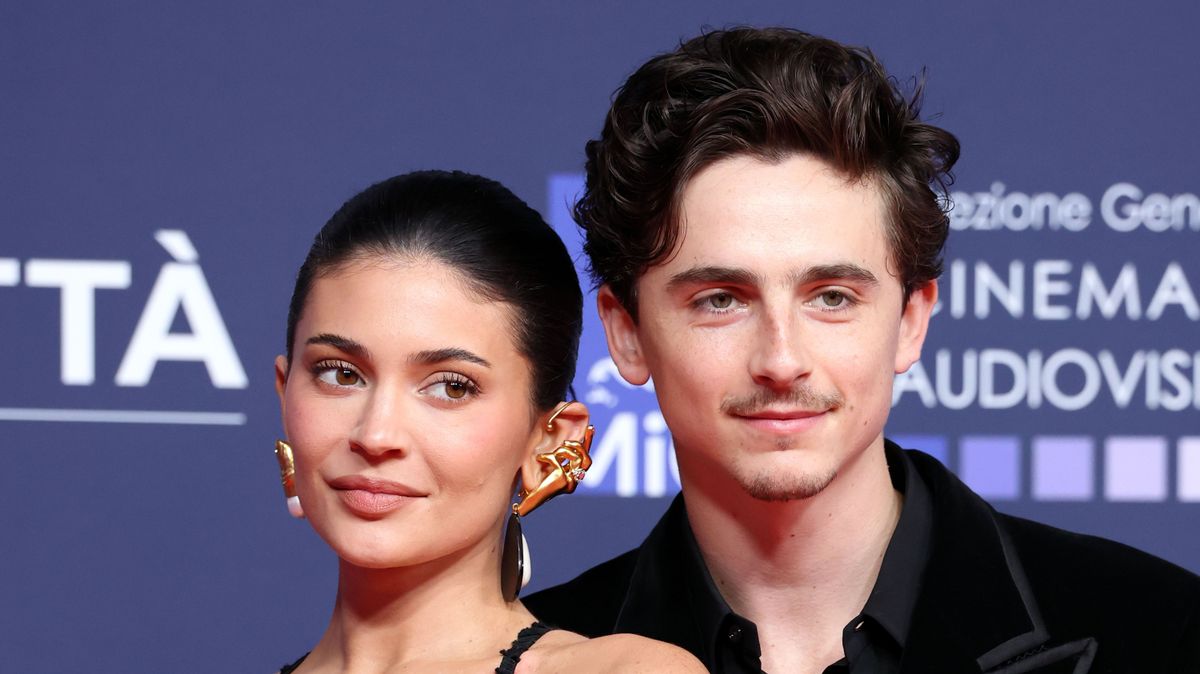 Csak gazdag és híres családok leszármazottaival járt élete során Timothée Chalamet - Videó!