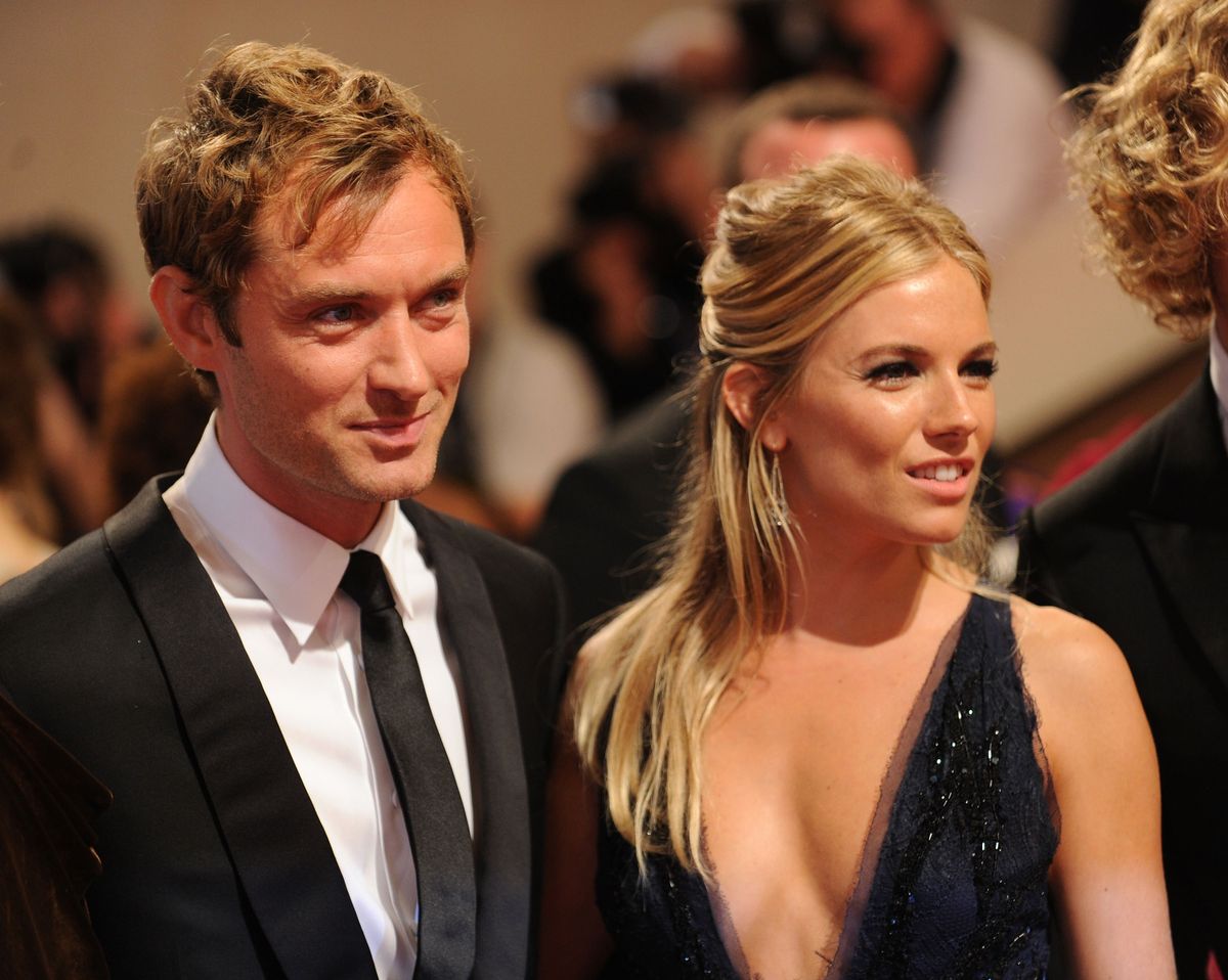 Jude Law és Sienna Miller 