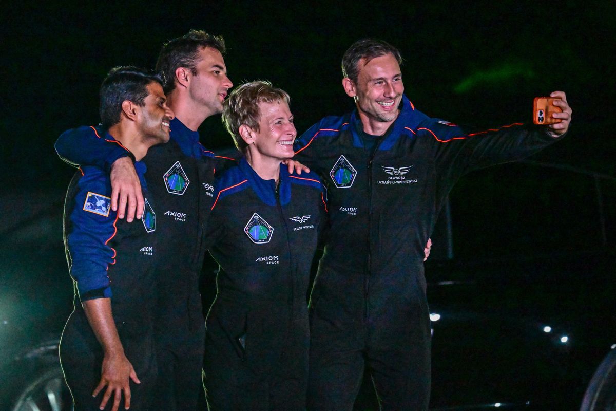 (L-R) ISRO astronaut Shubhanshu Shukla, Hungarian astronaut Tibor Kapu, US astronaut Peggy Whitson and Polish astronaut Slawosz Uznanski-Wisniewski pose for a picture ahead of the Axiom-4 mission, with a SpaceX Dragon spacecraft and Falcon 9 rocket, lift off from Launch Complex 39A at NASA's Kennedy Space Center in Cape Canaveral, Florida, on June 24, 2025. India, Poland and Hungary are set to send people to space for the first time in decades on an American commercial mission to the International Space Station that blasts off early morning on June 25.
Axiom Mission 4, or Ax-4, will launch from NASA's Kennedy Space Center in Florida at 2:31 am (0631 GMT), with a brand-new SpaceX Crew Dragon capsule riding atop a Falcon 9 rocket. (Photo by Giorgio VIERA / AFP)