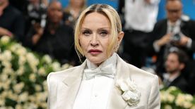 Madonna üdvözölte XIV. Leó pápát a családjában, miután kiderült, hogy rokonok