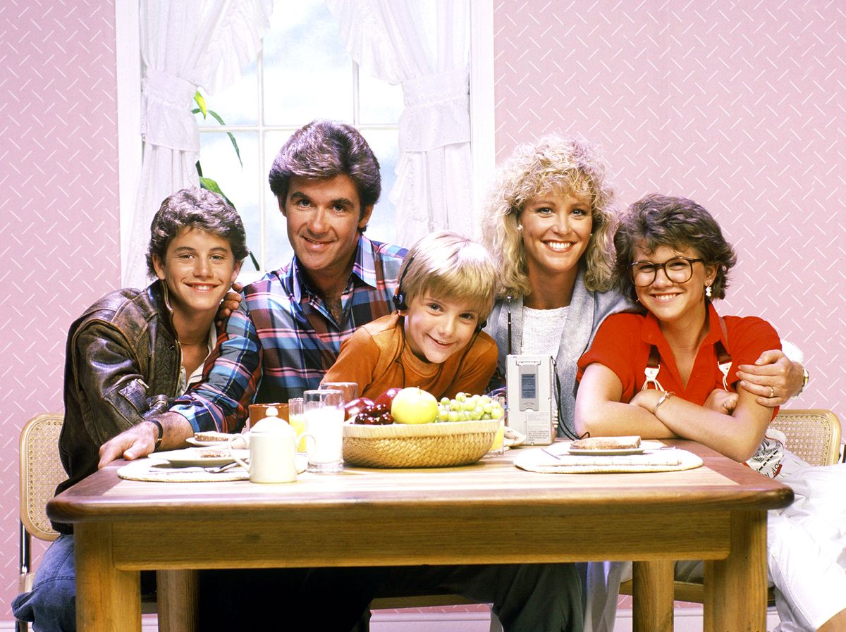 UNITED STATES - SEPTEMBER 24:  GROWING PAINS - cast gallery - Season One - 9/24/85, Jason Seaver (Alan Thicke) moved his psychiatrist office into the house after his journalist-wife Maggie (Joanna Kerns) returned to work and to watch their children, Mike (Kirk Cameron), Ben (Jeremy Miller) and Carol (Tracey Gold).,  (Photo by ABC Photo Archives/Disney General Entertainment Content via Getty Images)