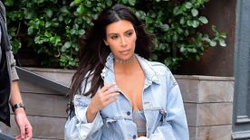 Kim Kardashian megmutatta luxusgardróbját: titokzatos ajtót szúrtak ki a rajongók - FOTÓ