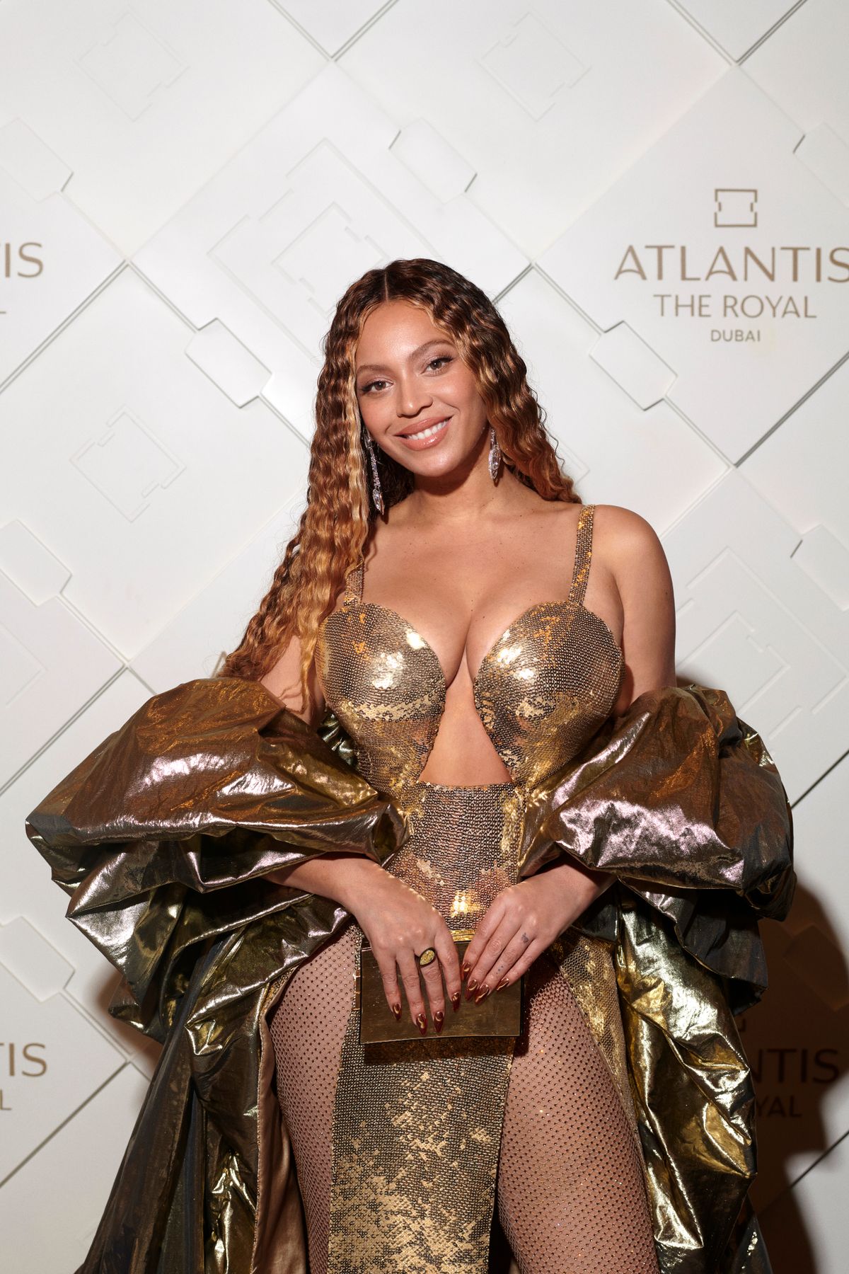 baki, Beyoncé, villantás