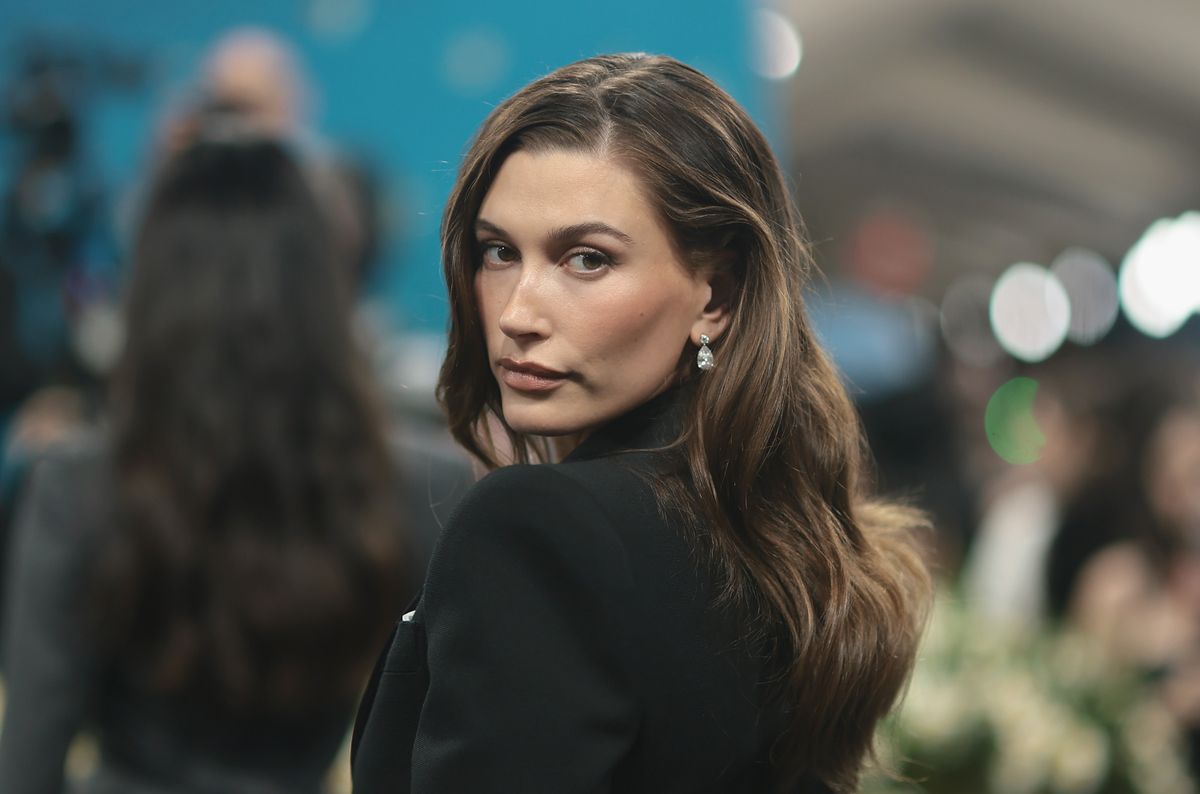 Hailey Bieber újra felbolygatta az internetet. De most egyedül érte ezt el. 