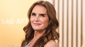 A 60 éves Brooke Shields bikiniben mutatta meg bomba alakját: 30 évet is letagadhatna - FOTÓ