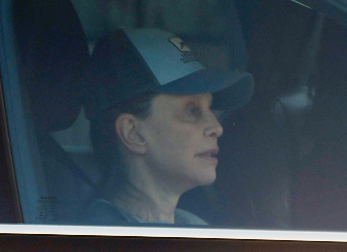 06/23/2025 EXCLUSIVE: Calista Flockhart is spotted running errands in Los Angeles. The 60 year old American actress wore a trucker cap, brown sweater, jeans, and white trainers.

sales@theimagedirect.com Please byline:TheImageDirect.com

*EXCLUSIVE PLEASE EMAIL sales@theimagedirect.com FOR FEES BEFORE USE