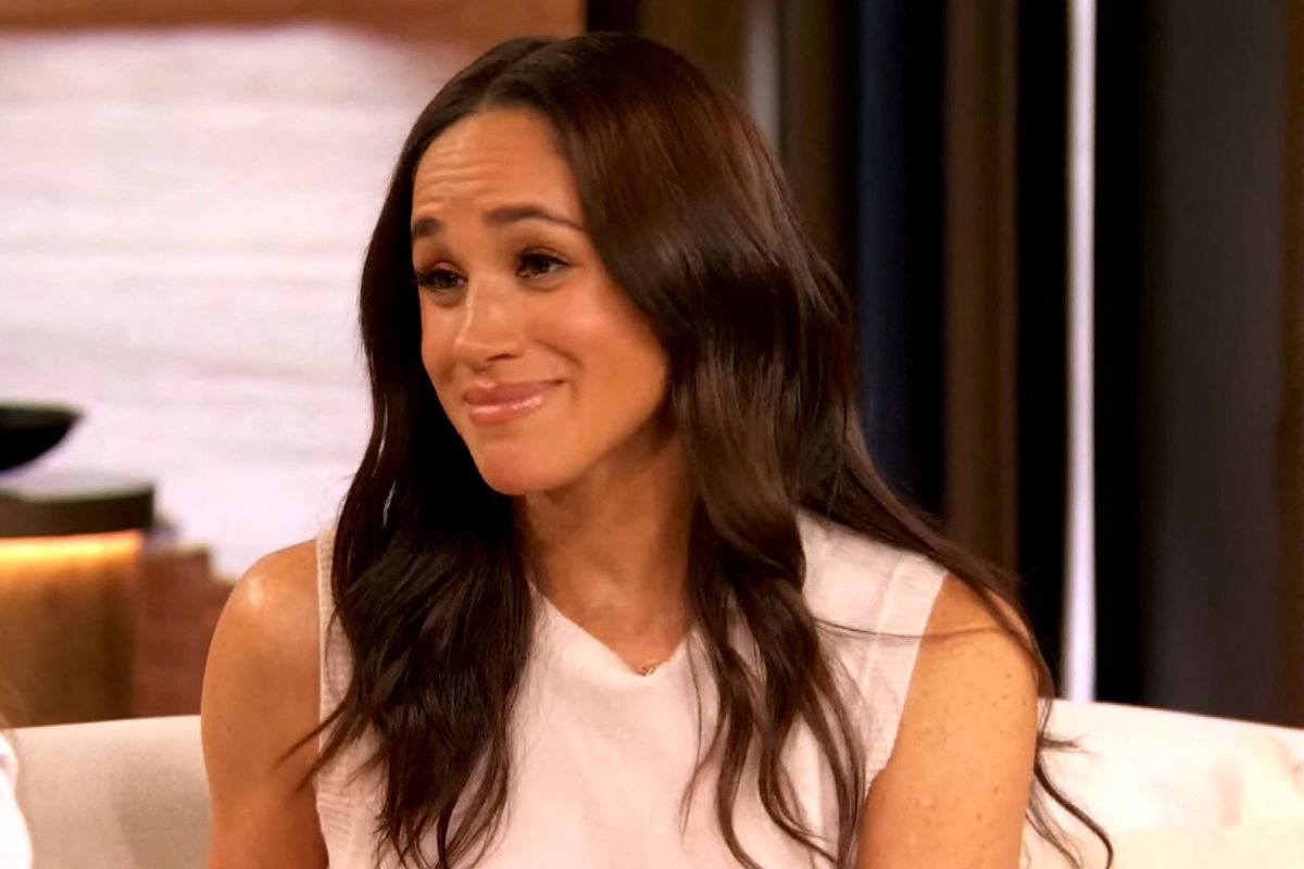 Meghan Markle, duchesse de Sussex dans le Drew Barrymore Show. - Pictures must credit: The Drew Barrymore Show / Paramount Plus Meghan Marble has gushed about husband Prince Harry in a preview of a TV interview with US actress turned talk show host Drew Barrymore. Meghan, the Duchess of Sussex. 43, was on to talk about her new Netflix lifestyle streaming series, With Love, Meghan. In a teaser for the appearance, she revealed the six word vow Prince Harry , who she refers to as “H”, made to her when they first started dating in 2016. She told Barrymore, 50, : “Life is full of surprises. I did not expect to meet H and for this to be our love story and you know I'm very lucky. “I am married to the funniest, sweetest, most charming, I mean, he's all the things that you're describing. “He's an amazing father. “I count my blessings because I have him and also I have a partner who is so supportive of me.: Picture supplied by JLPPA