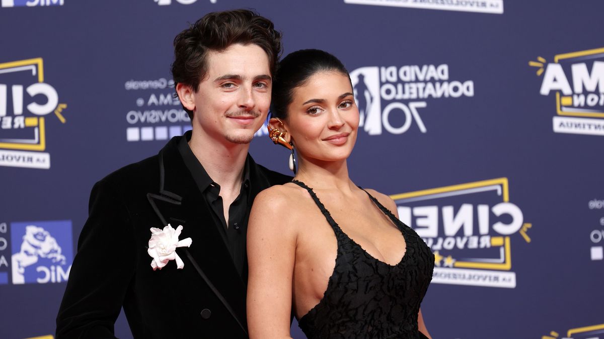 Hogyan festene Kylie Jenner és Timothee Chalamet ha az AI rajzolta volna őket?