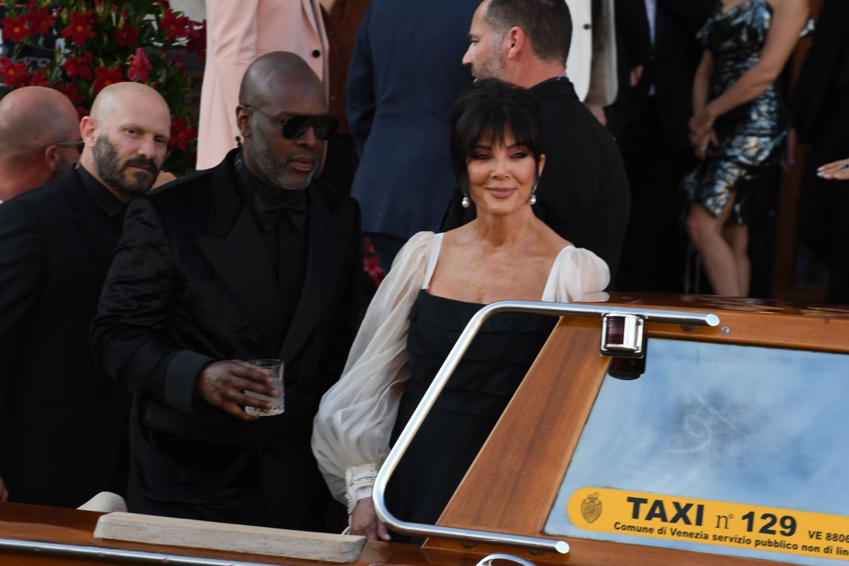  Kris Jenner és Corey Gamble Jeff Bezos esküvője után keveredett szóváltásba