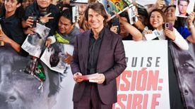 Tom Cruise újra repül – Szó szerint, egy Guinness-rekorddal a zsebében