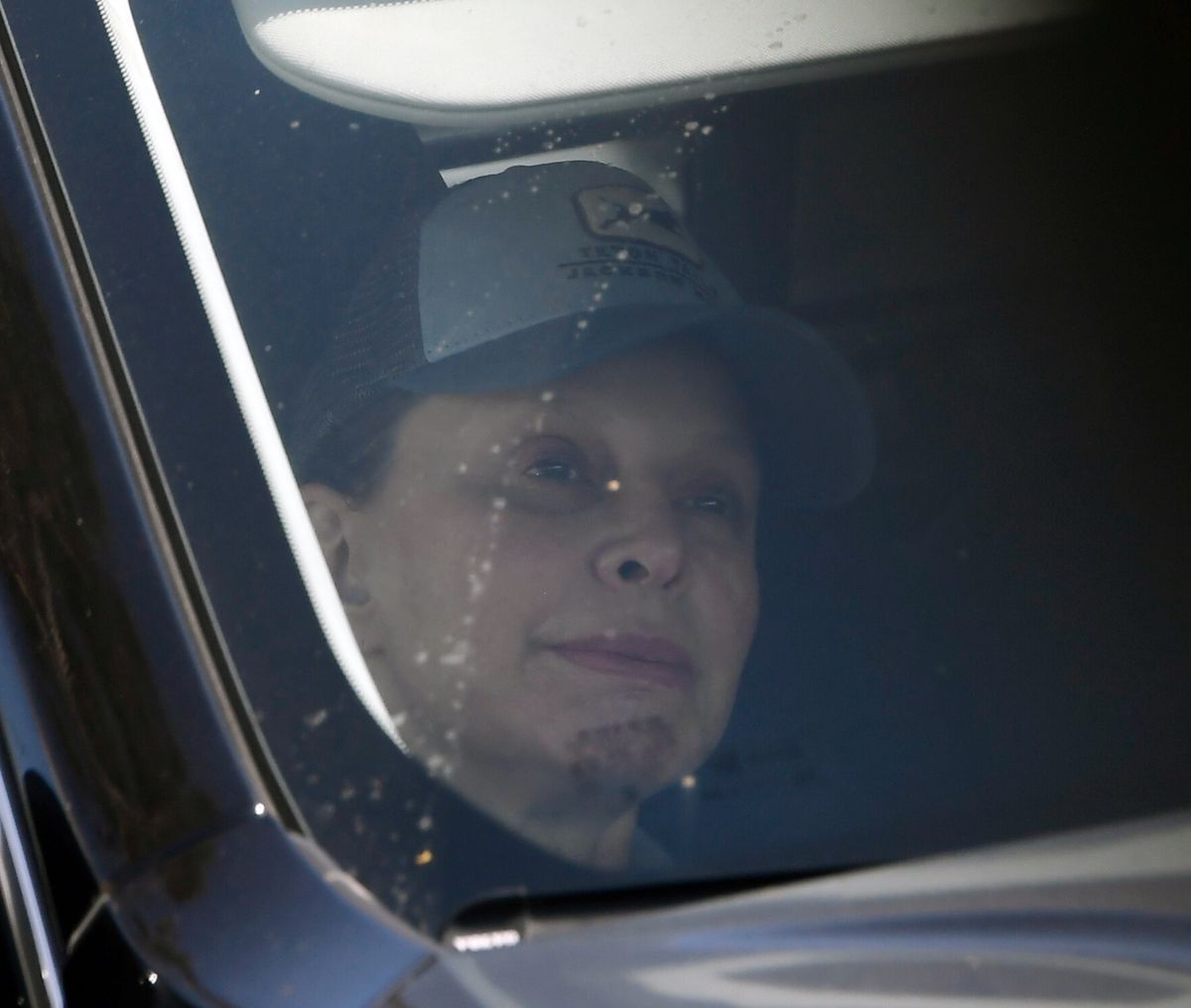 06/23/2025 EXCLUSIVE: Calista Flockhart is spotted running errands in Los Angeles. The 60 year old American actress wore a trucker cap, brown sweater, jeans, and white trainers.

sales@theimagedirect.com Please byline:TheImageDirect.com

*EXCLUSIVE PLEASE EMAIL sales@theimagedirect.com FOR FEES BEFORE USE