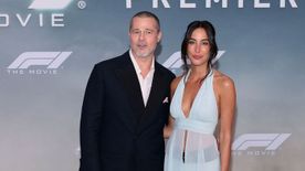Mégsem akkora a szerelem? Brad Pitt visszautasította barátnője csókját a vörös szőnyegen - VIDEÓ