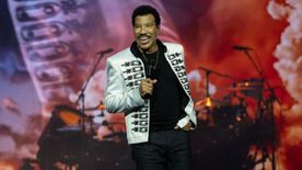 Fotón a 76 éves Lionel Richie 40 évvel fiatalabb barátnője: Lisa Parigi szépsége mindenkit lenyűgöz