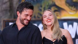 Scarlett Johansson megtörte a csendet: először beszélt a vörös szőnyegen elcsattant, megdöbbentő csókról