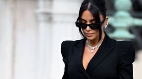  Kim Kardashian újabb botrányos húzása: beépített mellbimbós melltartót dobott piacra