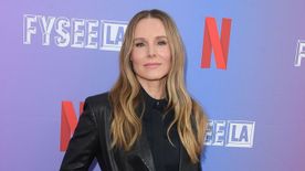 Meztelen fotóval ünnepelte Emmy-jelölését Kristen Bell: a színésznő zokniban cigánykerekezett