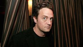 Megdöbbentő információ látott napvilátot Matthew Perry tragikus haláláról - Videó