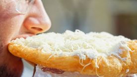 Imádod a lángost, de diétázol? Ezt a könnyű változatot bűntudat nélkül eheted