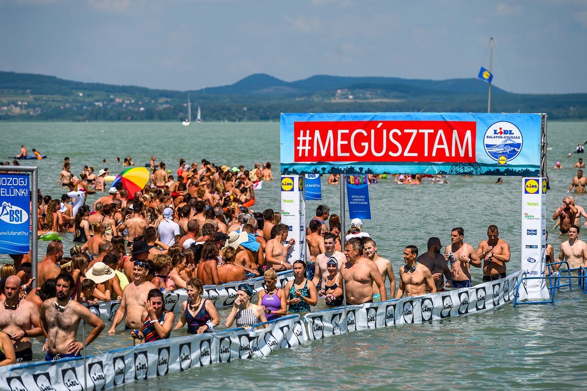 Balaton-átúszás 2025: új időpontra tolják el a nyár legnépszerűbb sporteseményét