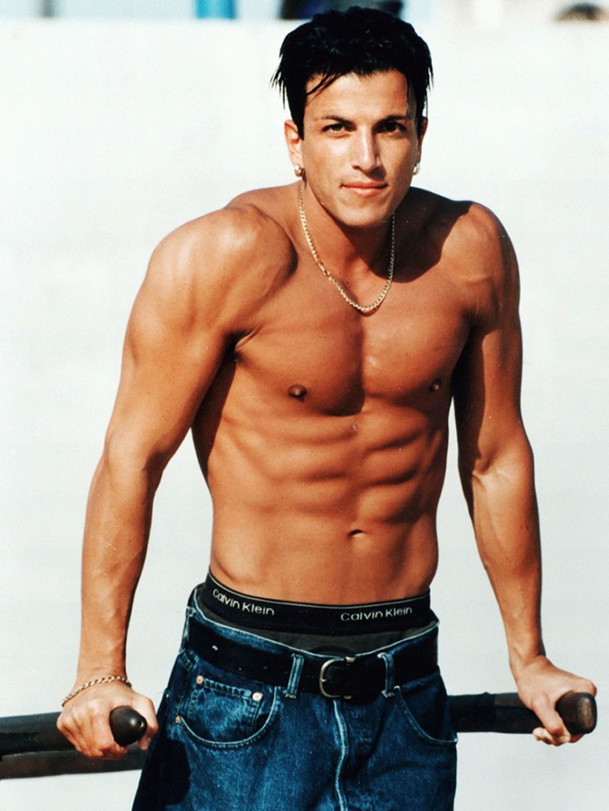 A 90-es évek szívtiprói Peter Andre 