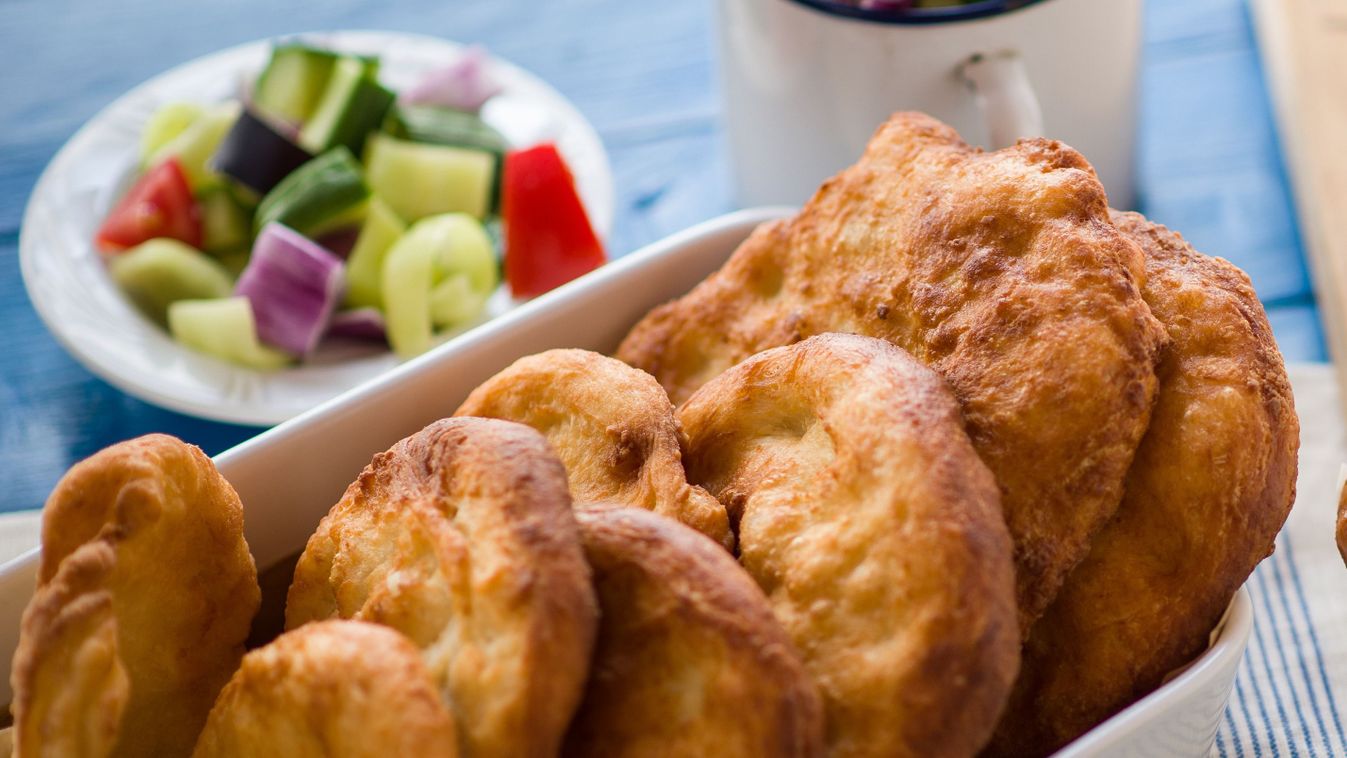 házi lángos recept salátával