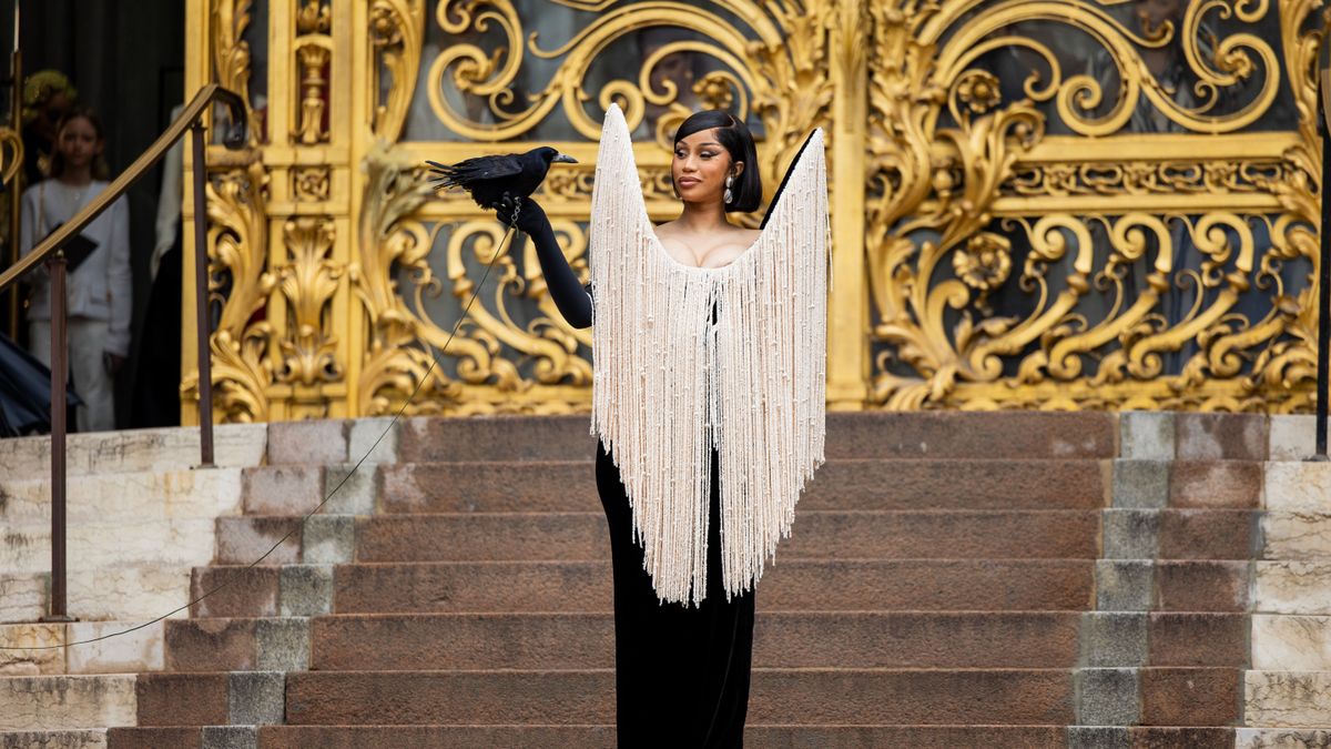párizsi divathét 2025 cardi b