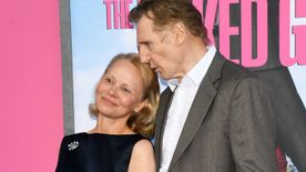 Liam Neeson és Pamela Anderson már a családjaikat is egyesítették: fotón a négy fiú