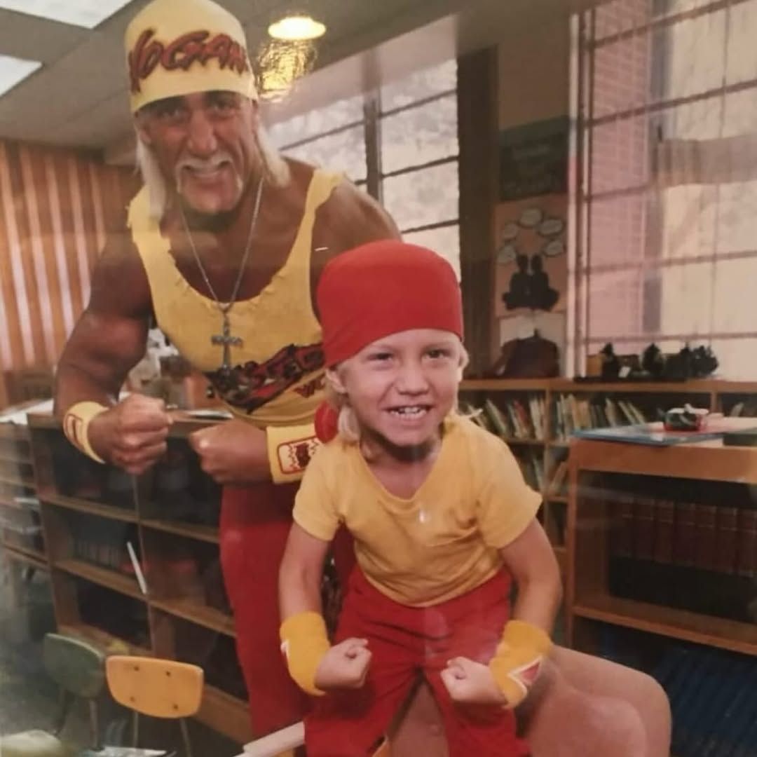Nich Hogan ezzel a képpel köszöntötte apák napján Hulk Hogant