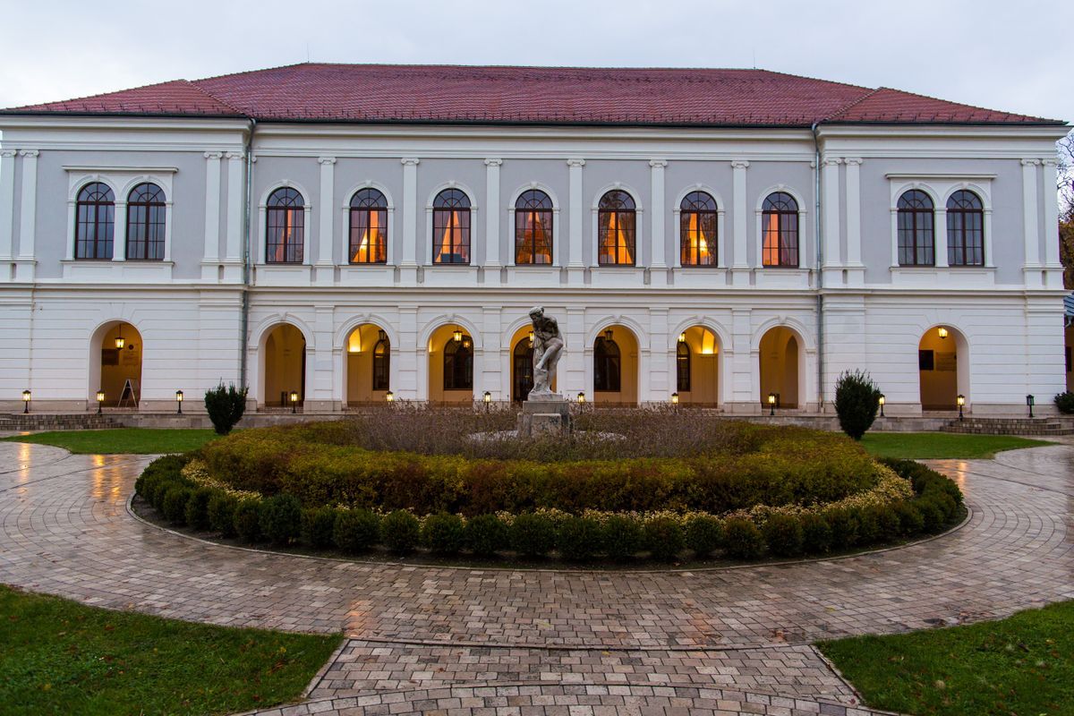 A balatonfüredi Anna Grand Hotel, ahol az Anna-bálokat tartják