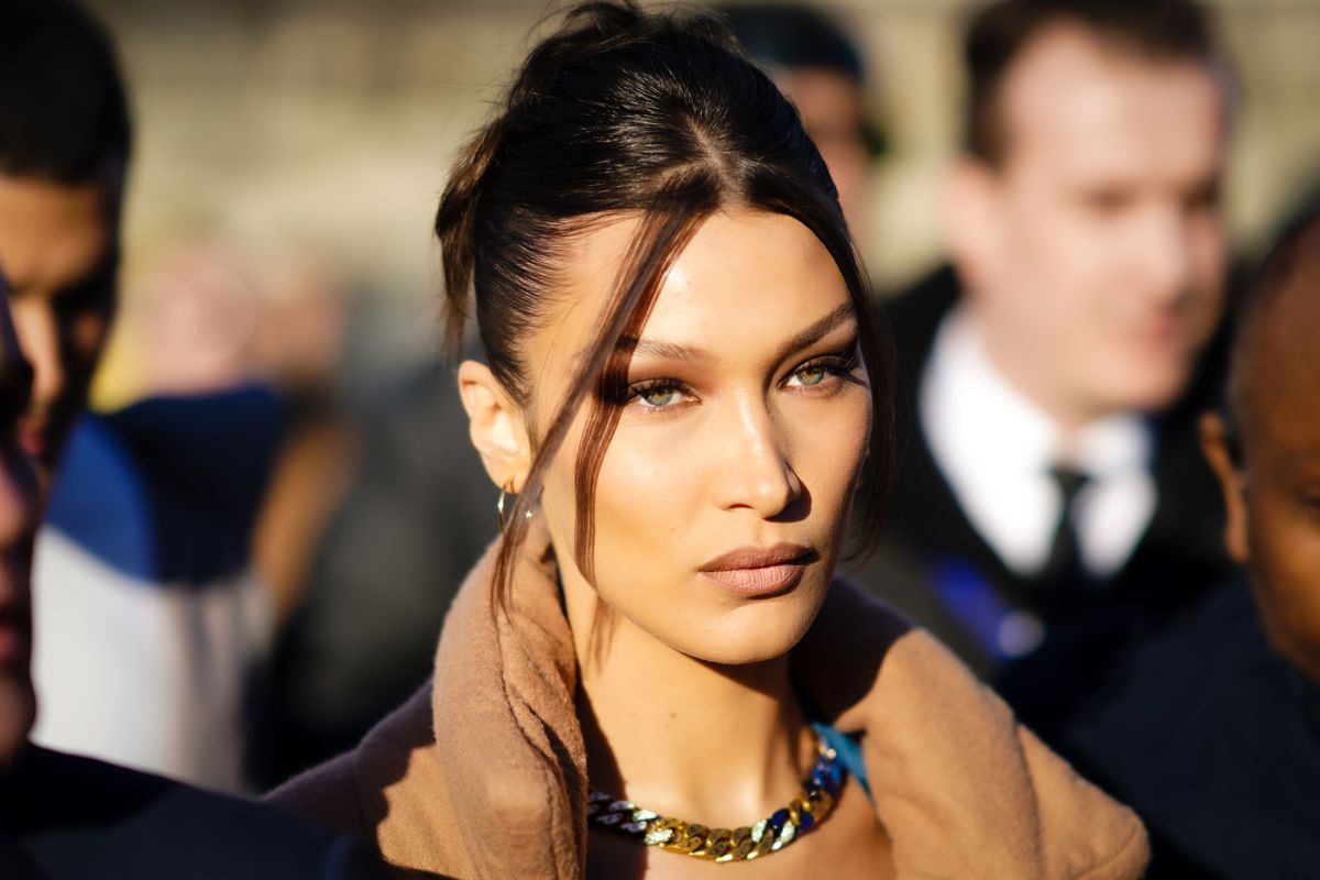 Bella Hadid is imádja a fox eye sminket